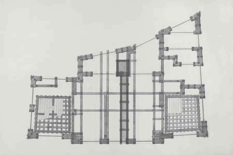 Planta de fundação desenhada à mão, com a locação das sapatas e das paredes de alvenaria.